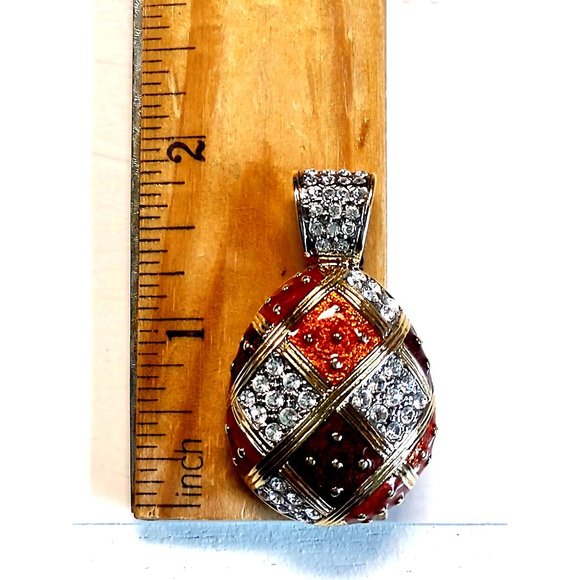 Joan Collins Necklace Charm Jewelry or Craft Charm Accent Pre-owned - Picture 2 of 8